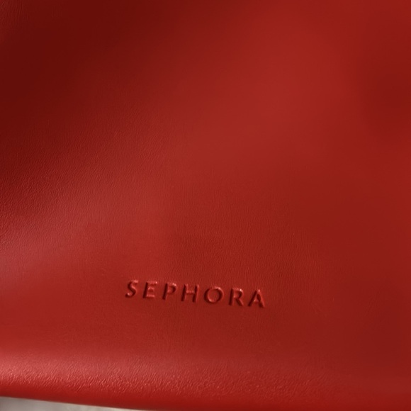 ❤️FREE❤️w/ 3+ item bundle - Picture 2 of 3